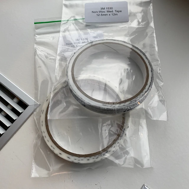 3M 1530 nonwoven medical tape rolls in bags