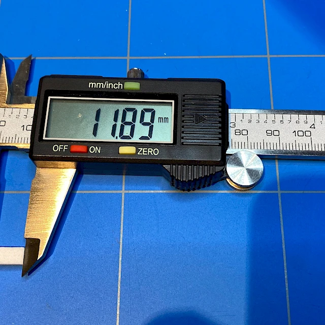 Caliper measuring pad length
