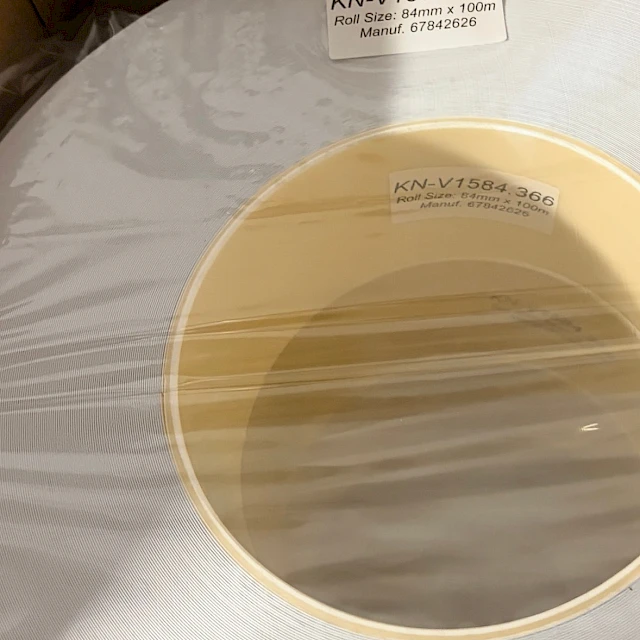 KN v1584 roll core label close