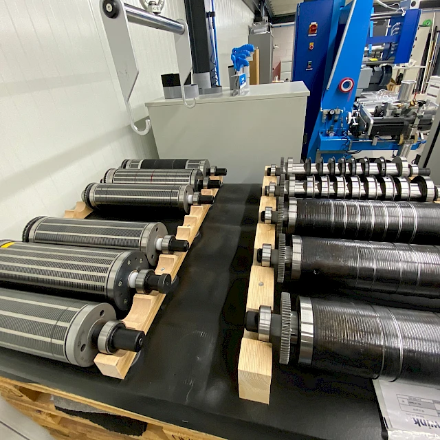 Magnetic cylinders and anvils on wooden cradles