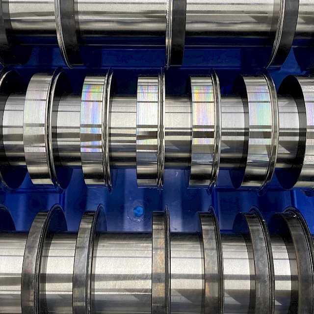 Slitting knife shafts closeup