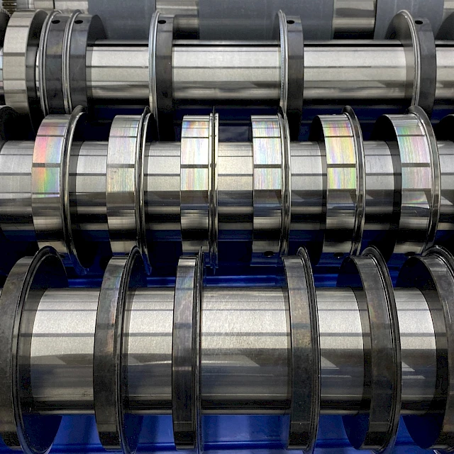 Slitting knife shafts closeup