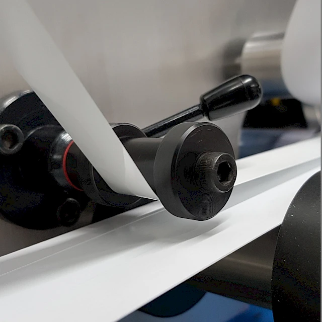 White web guide roller with clamp lever